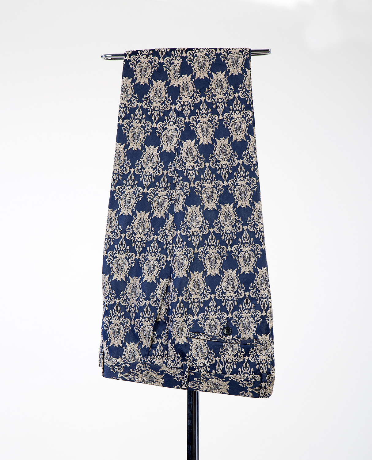 Tuxedo blue night suit with patterns - Image 5