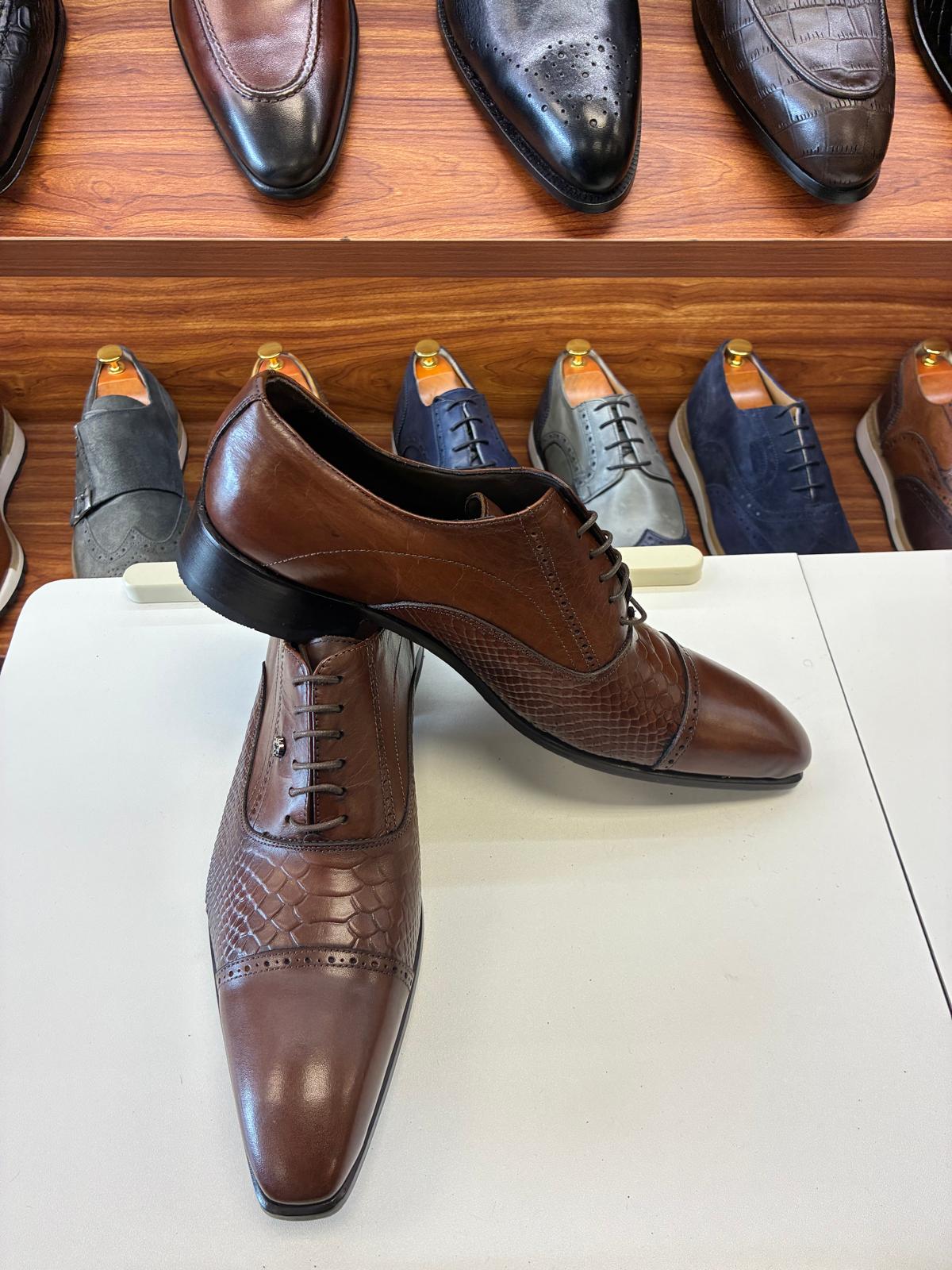 The Artisan Cognac Scale Oxford - Image 3