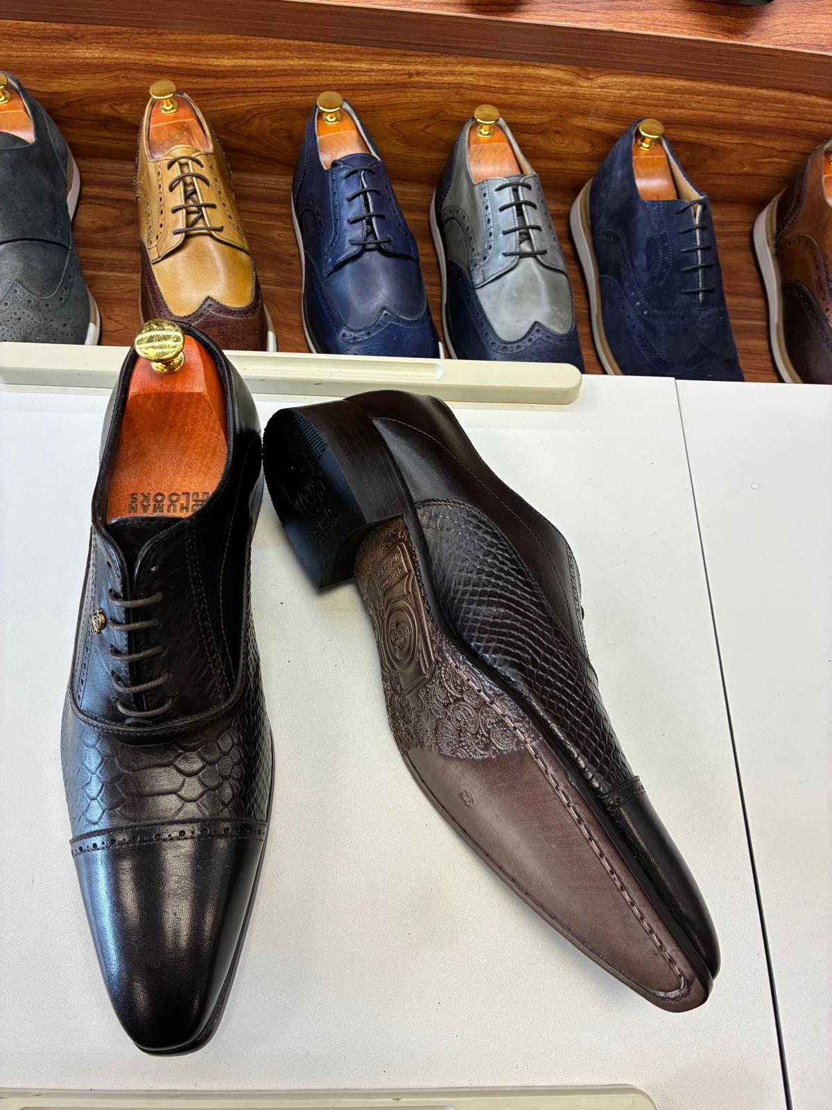 Artisan Onyx Medallion Dress Shoe - Image 4