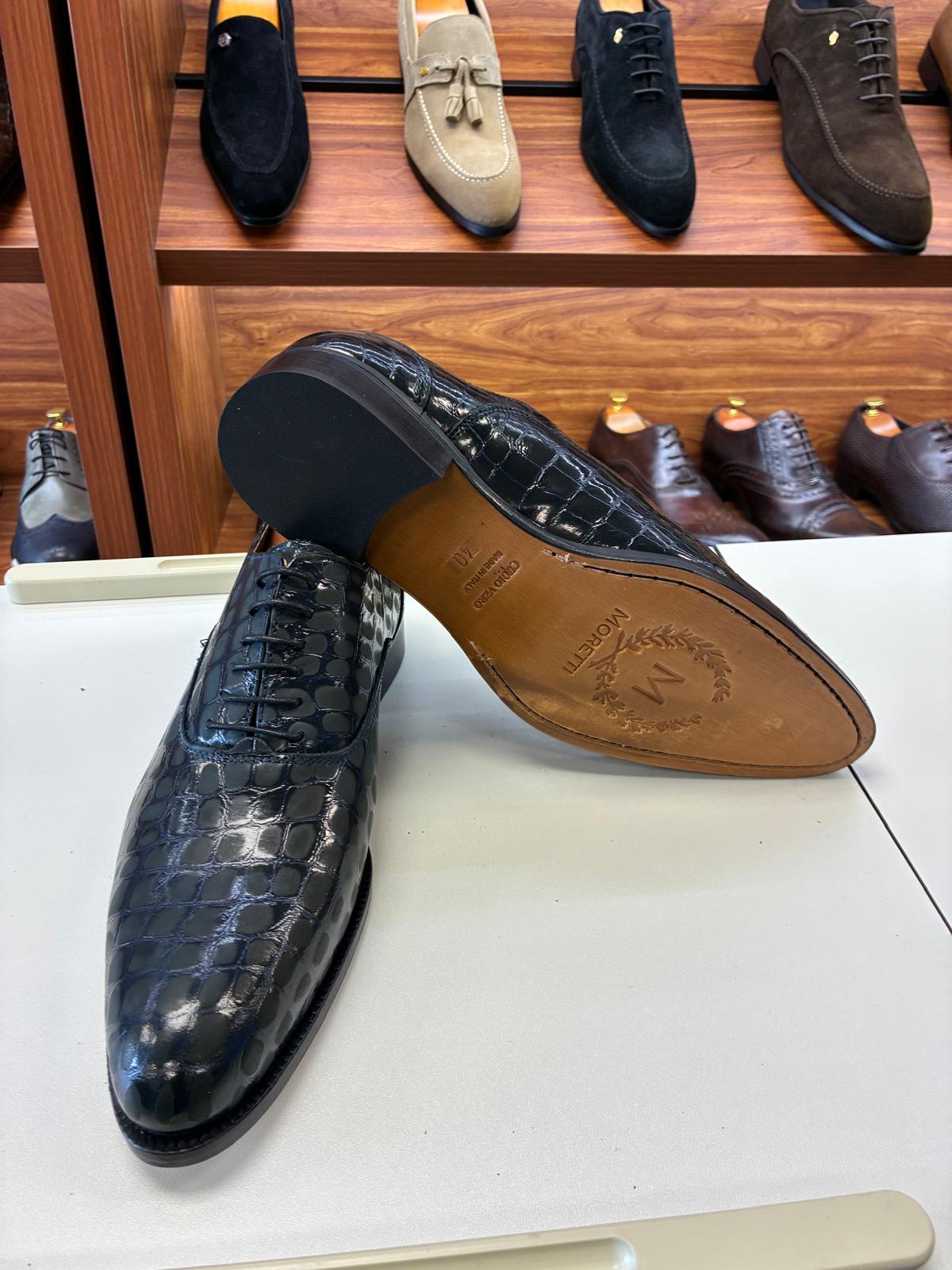 Noir Prestige Lace-Up - Image 2